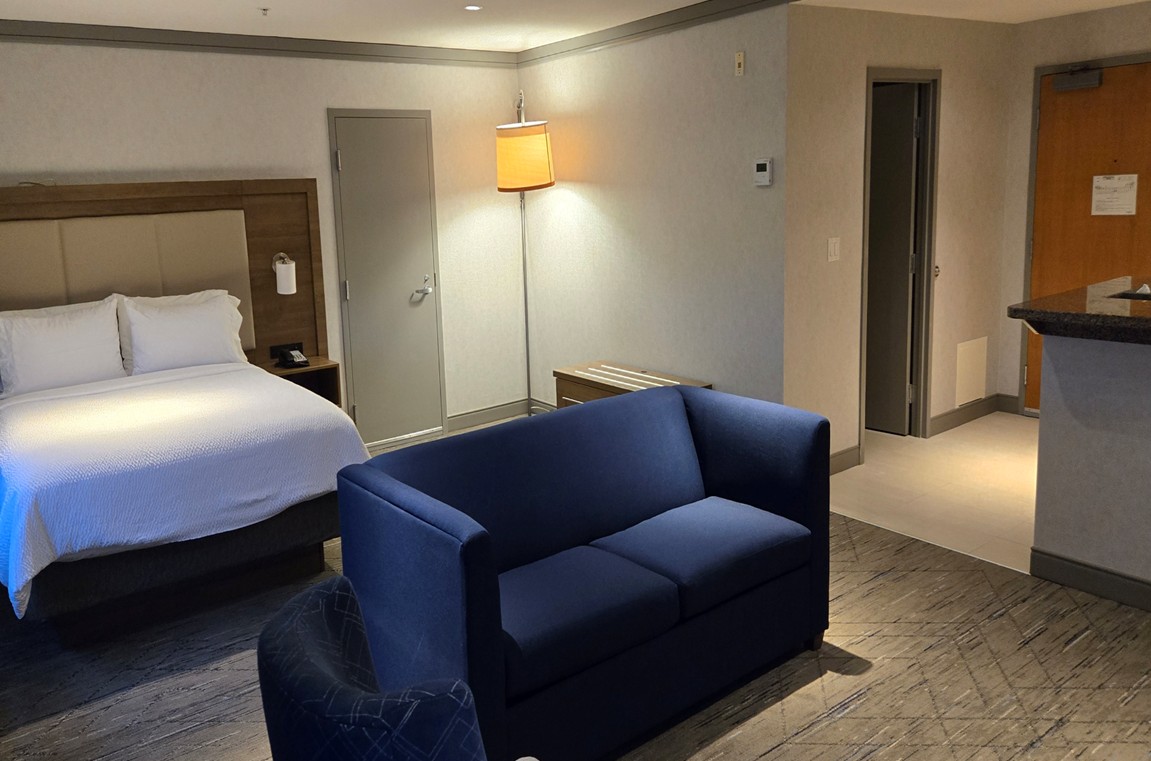 holiday inn vacouver airport hotel renovation contractor